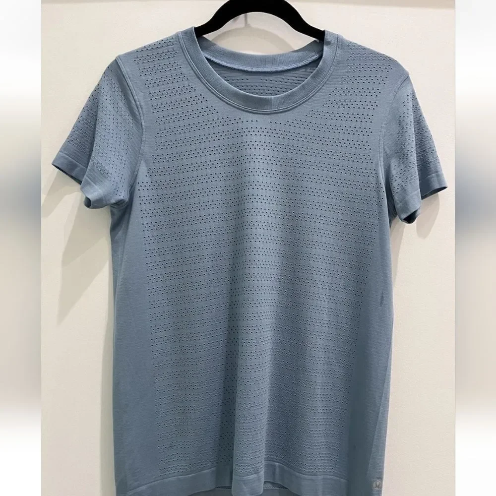 Lululemon Sky Blue Short Sleeve Women's Top - Picture 3 of 8